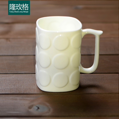 纯白骨瓷杯 轻盈透亮的生活美学